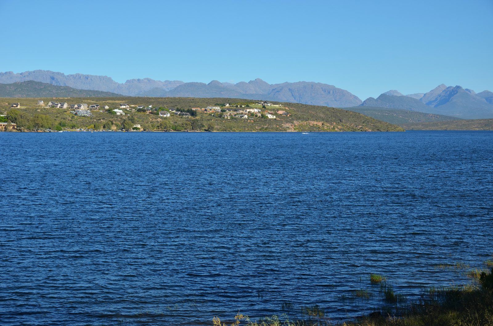 Clanwilliam Dam with the Cederberg mountains beyond
