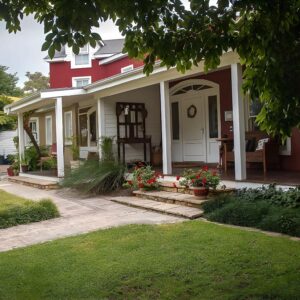The guest house front and garden at African Breeze Guesthouse in Knysna
