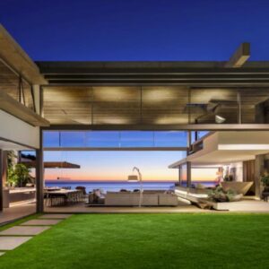 A house with a view of the ocean at Nettleton Edge in Cape Town