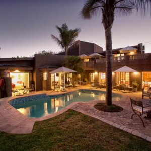 Baruch Guesthouse on Lovell: a house with a swimming pool in the yard