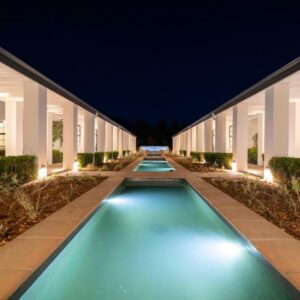 Diggers Country House: an empty pool in a building at night