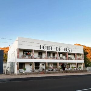Hotel De Rust: a hotel de rust building on the side of a street