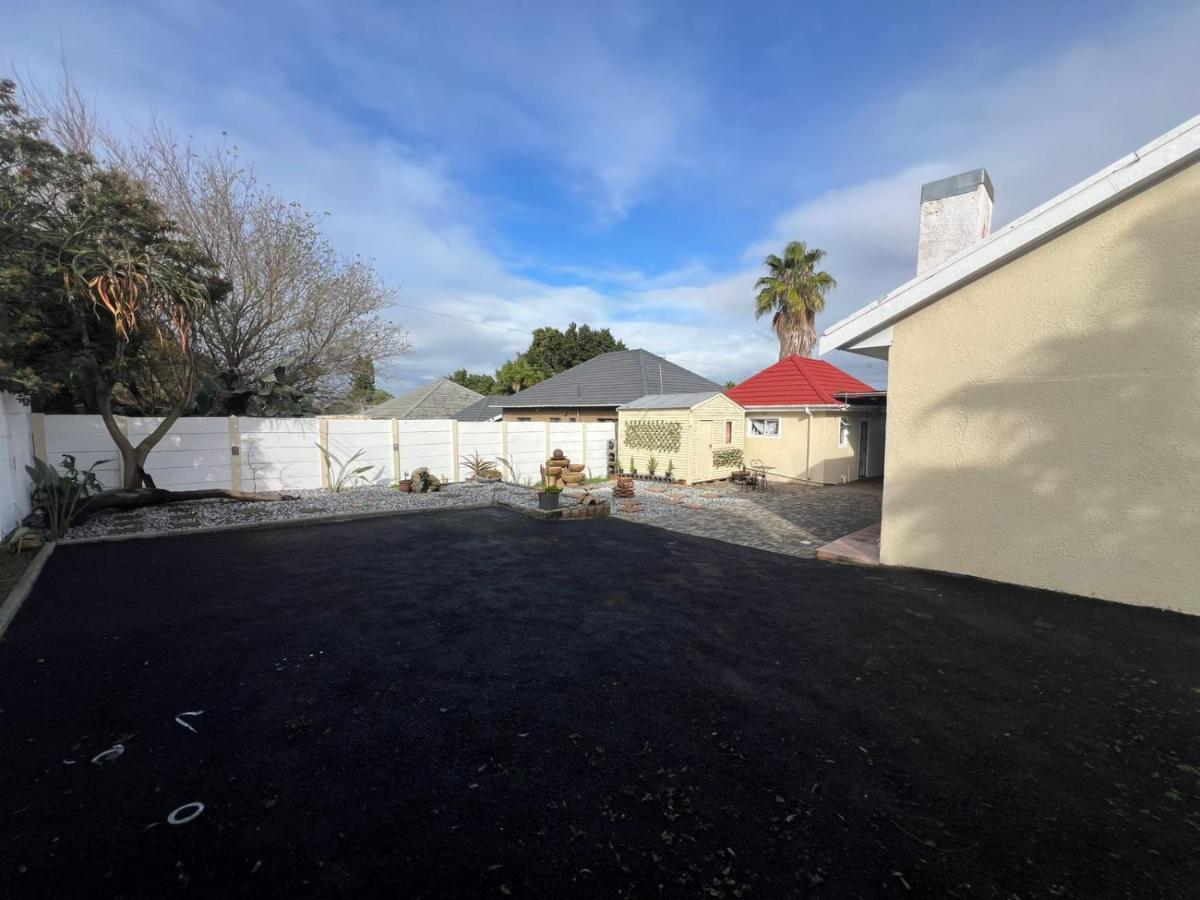 Minak Guest House Bellville